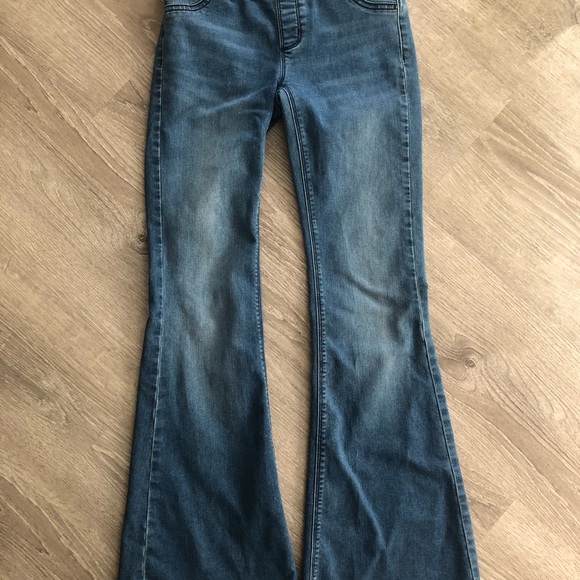Free People flare Jeans. - Picture 2 of 11
